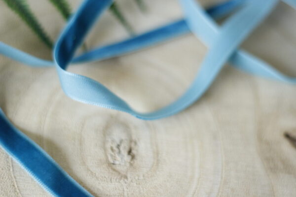 Biscay Bay 1cm velvelt ribbon